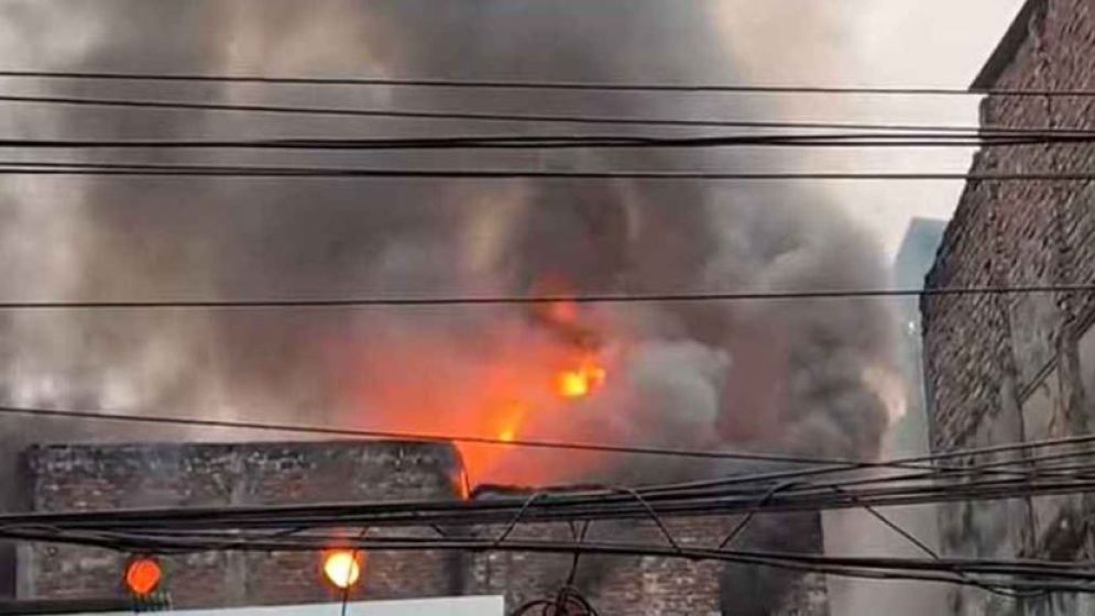 এবার ঢাকার চকবাজারে আগুন