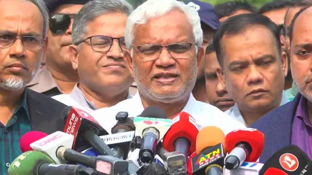 খালেদা জিয়া চিকিৎসা গ্রহণ করতে পারছেন, গুজবে কান না দেওয়ার আহ্বান