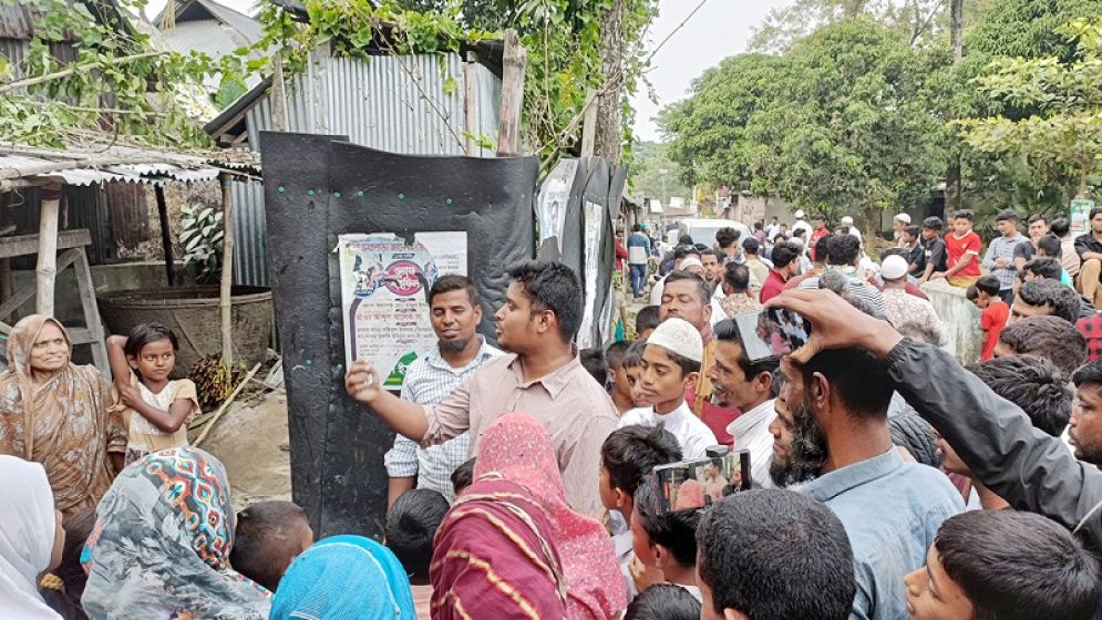 রাজমিস্ত্রীর ছেলে হয়ে এমপি নির্বাচন করছি এটাই তো অনেক : হাসনাত