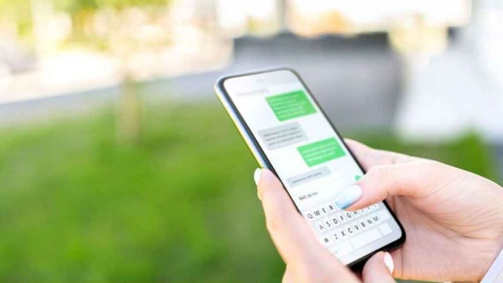 গুগলের নতুন ফিচার, কর্মীদের ফোনের মেসেজ দেখতে পারবেন বস