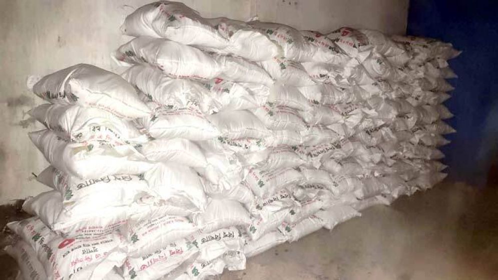 বিএনপি নেতার গুদামে মিললো অবৈধ মজুতের ১৪৯ বস্তা সার