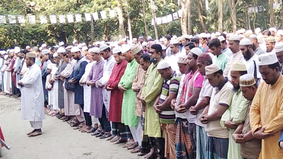 জানাজার পর মৃত ব্যক্তির চেহারা দেখা যায় কি?