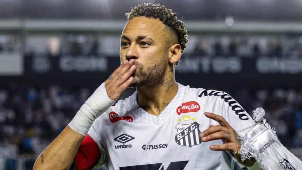 ইনজুরি উপেক্ষা করে নেইমারের দুর্দান্ত হ্যাটট্রিক