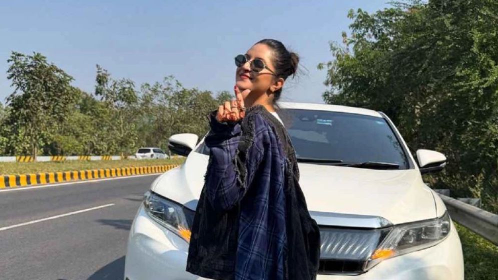 কেন ঢাকা ছাড়লেন পরীমণি