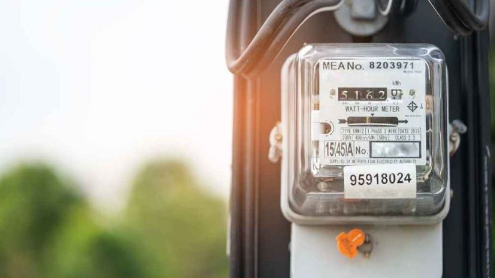 বিদ্যুৎ বিল অর্ধেকে নামিয়ে আনতে যা করবেন