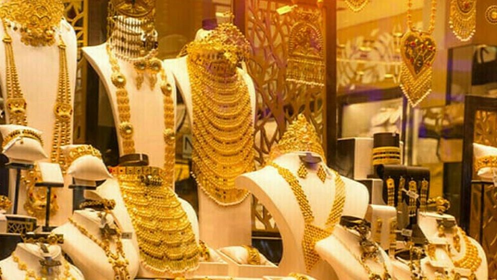 বিশ্ববাজারে সোনার দামে অস্থিরতা, দেশের বাজারে ভরি কত?