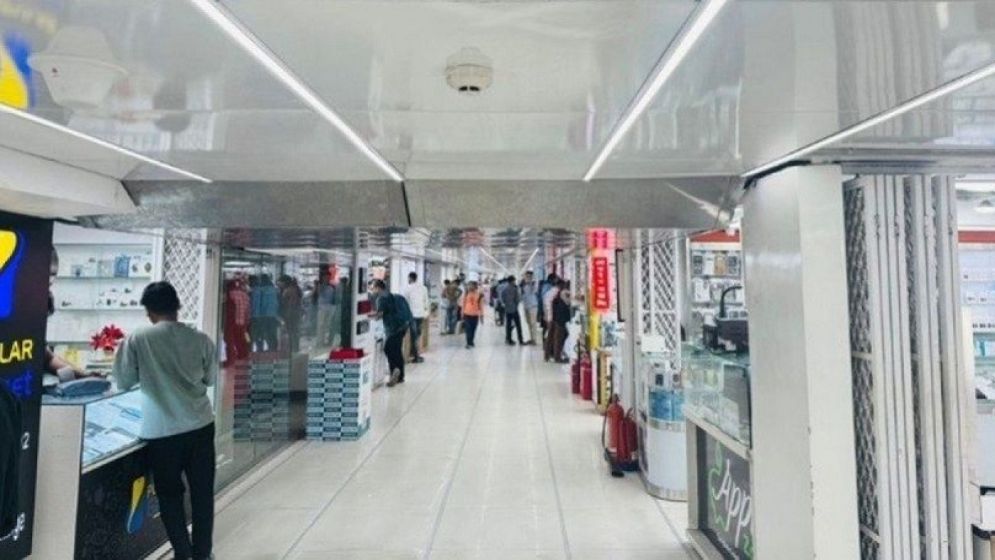 অনির্দিষ্টকালের জন্য মোবাইল দোকান বন্ধ ঘোষণা