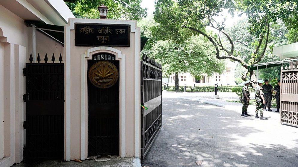 প্রধান উপদেষ্টার সঙ্গে সাক্ষাৎ করতে যাচ্ছেন সিইসিসহ ৪ কমিশনার