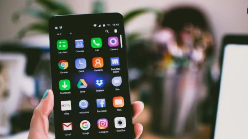 আগামী বছর স্মার্টফোনের দাম কেমন হবে? বাড়বে নাকি কমবে