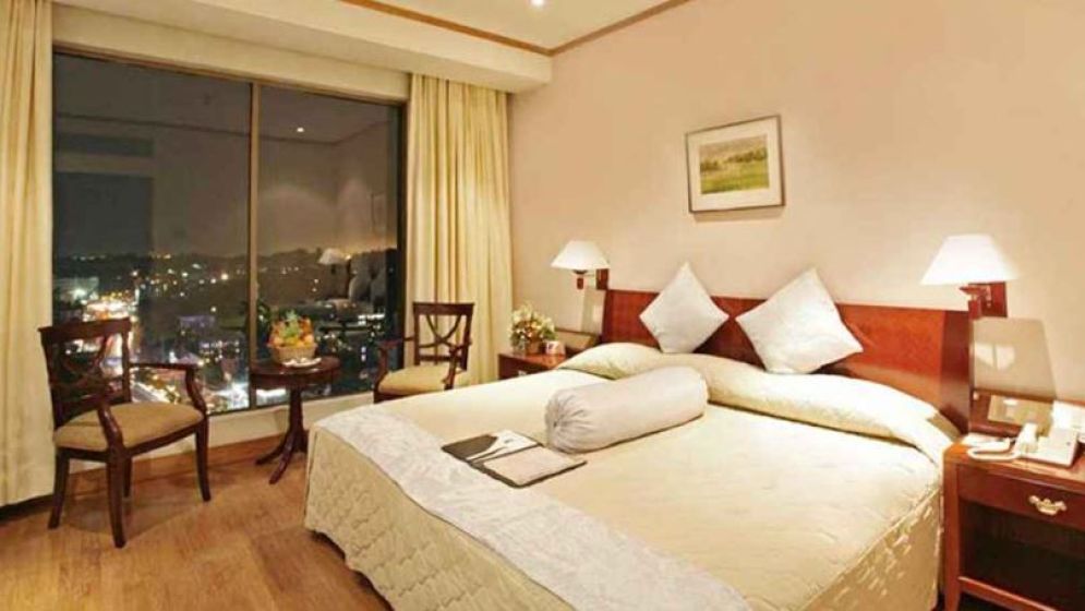 রাতে আবাসিক হোটেলে ওঠেন সুমন, এরপর যা ঘটল