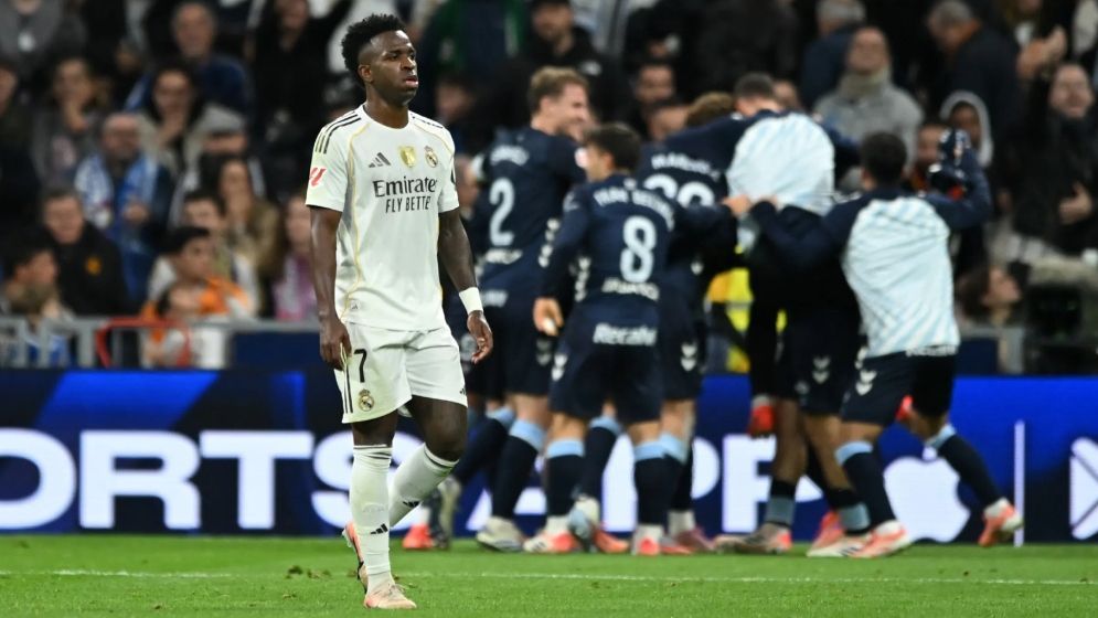 ৩ লাল কার্ড দেখে রিয়াল মাদ্রিদ এবার হারল নিজেদের মাঠে