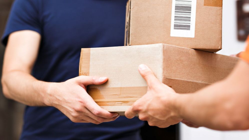 পার্সেল চুরি থেকে সাবধান! অনলাইন শপিংয়ে বাড়ছে চোরদের উৎপাত