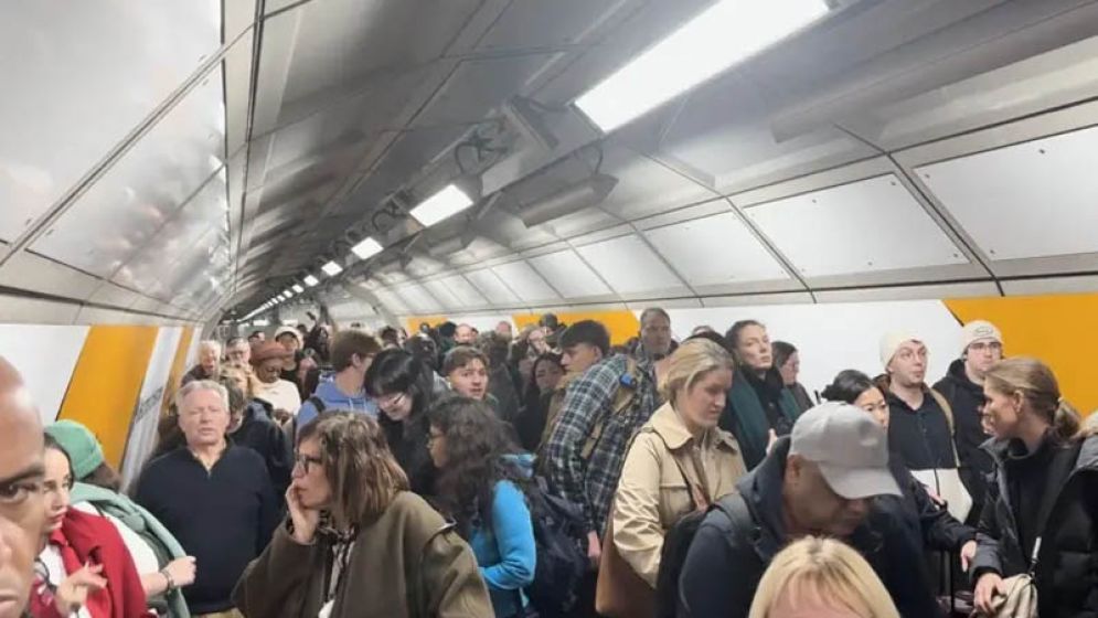 হিথ্রো বিমানবন্দরে ‘রাসায়নিক ছিটিয়ে হামলা’, চিকিৎসাধীন ২১