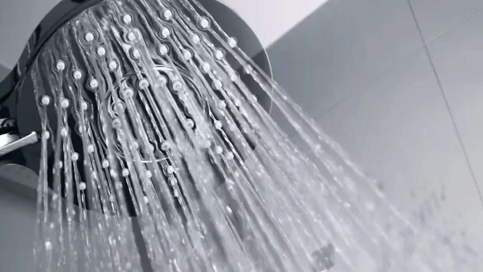 গরম না ঠান্ডা পানি? শীতে গোসলের আগে যেগুলো মাথায় রাখবেন