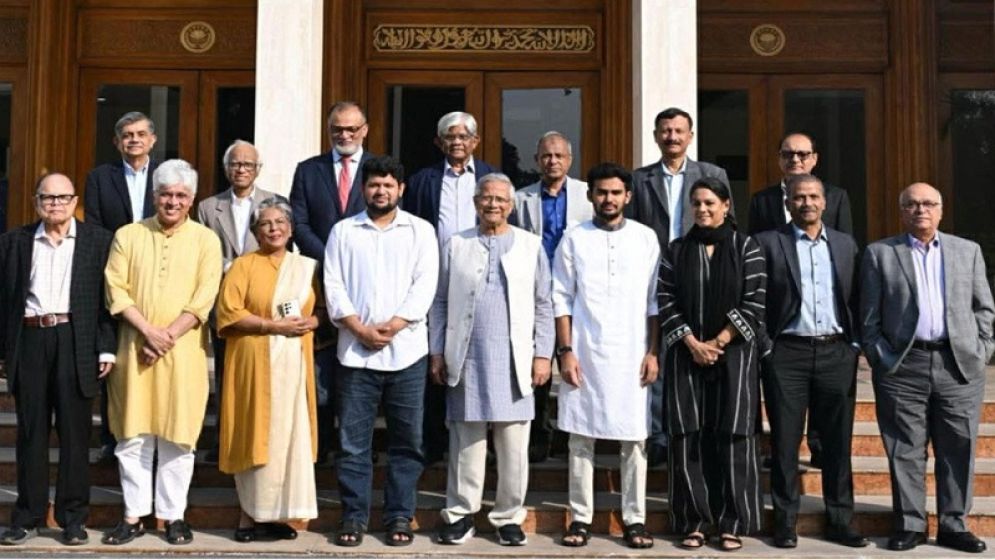 বিদায়ী ২ উপদেষ্টার সম্মানে প্রধান উপদেষ্টার মধ্যাহ্নভোজ