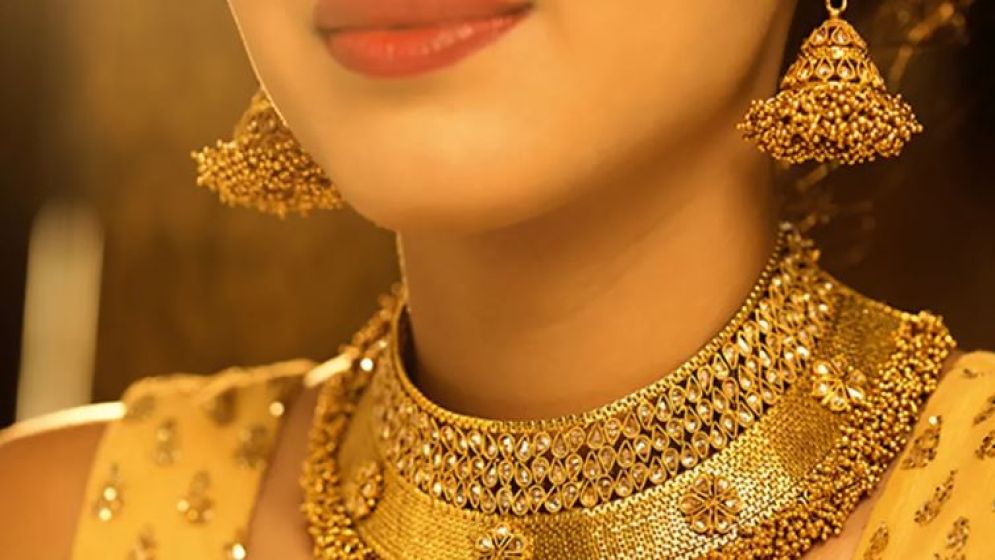 সন্ধ্যায় স্বর্ণের দাম কমলো, রুপার বাজারে নতুন রেকর্ড