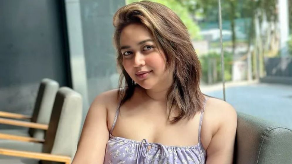 ‘প্রতারক পুরুষ বিশ্বাসঘাতকতা গোপন রাখে, তবে আল্লাহ সব দেখেন’