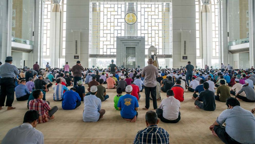 কাজের কারণে জুমা ছুটে গেলে করণীয় কী?