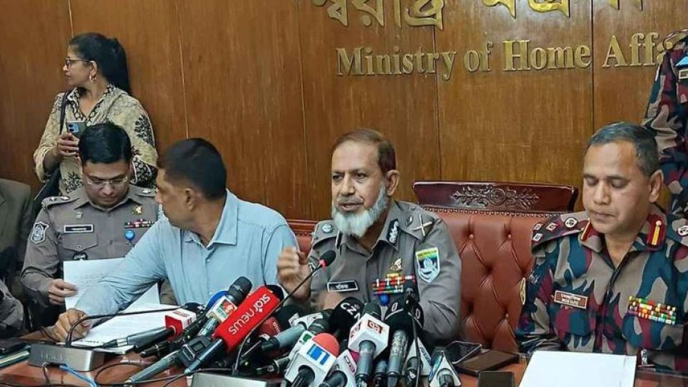 হাদির হত্যাকারীর শেষ অবস্থান নিয়ে যা জানালেন অতিরিক্ত আইজিপি