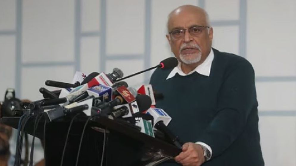 অন্তর্বর্তী সরকার তার বৈধতা অনেক ক্ষেত্রেই হ্রাস করে ফেলেছে