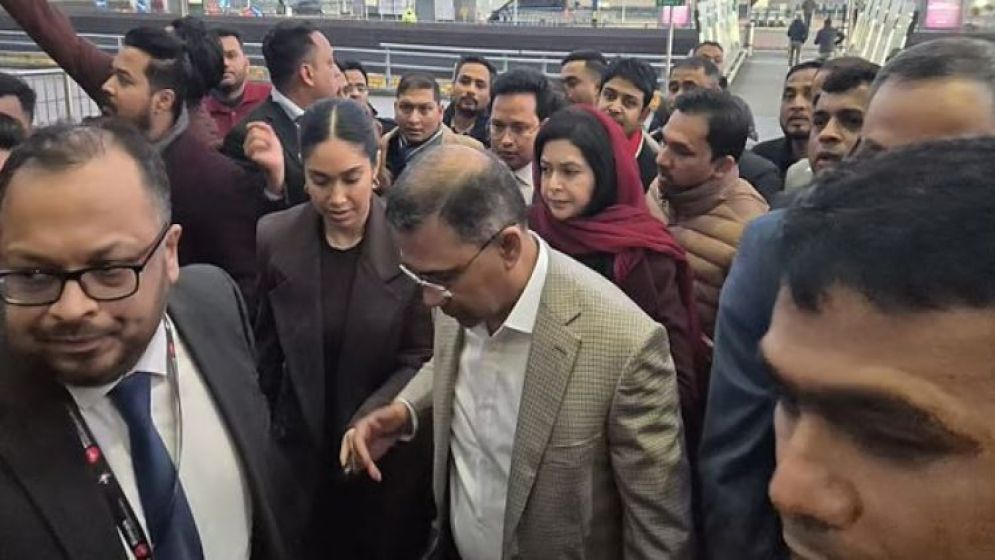 হিথ্রো বিমানবন্দরে পৌঁছেছেন তারেক রহমান