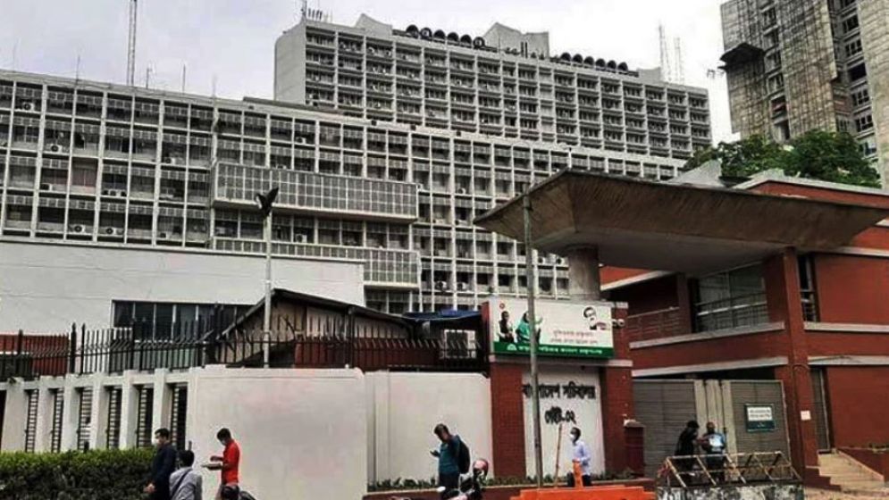 আলোচনা থাকলেও আপাতত উপদেষ্টা পরিষদে রদবদল হচ্ছে না