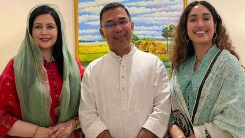 হিথ্রো বিমানবন্দরের পথে তারেক রহমান