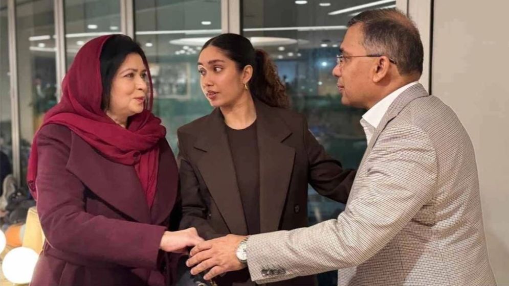 দেশের পথে তারেক রহমান