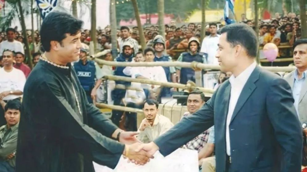 হঠাৎ কেন আলোচনায় তারেক রহমান ও নায়ক মান্নার এই ছবিটি