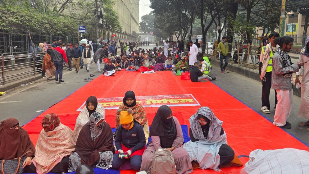 হাদির কবর জিয়ারতে যাবেন তারেক রহমান, শাহবাগ মোড় ছাড়ল ইনকিলাব মঞ্চ