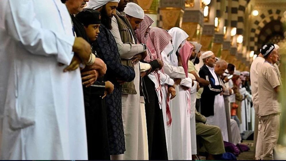 জুমার নামাজ কতক্ষণ পর্যন্ত দেরি করে পড়া যায়?