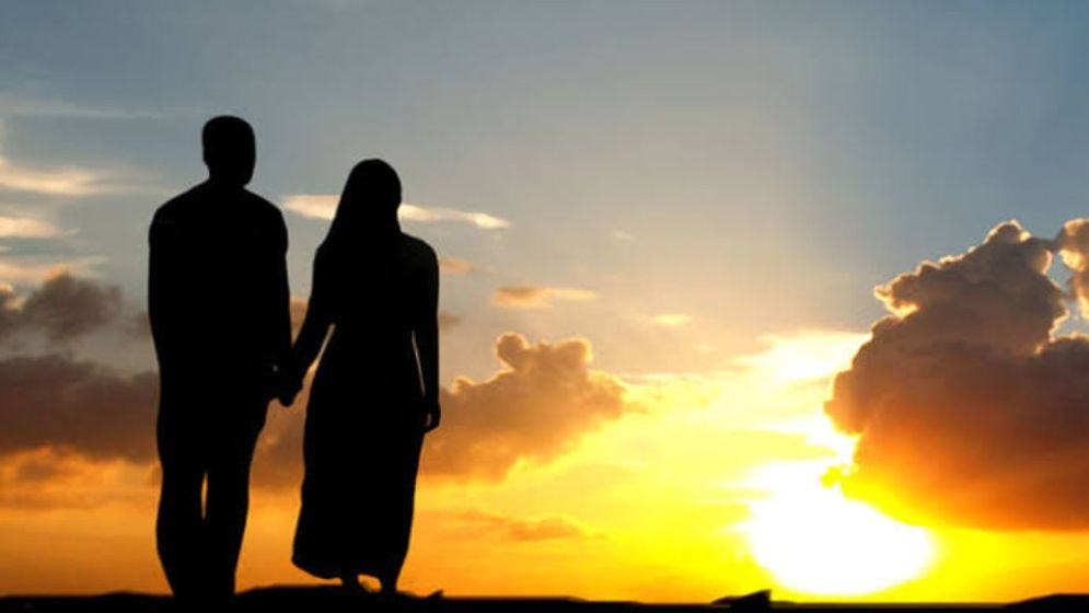 ‘স্বামীর পায়ের নিচে স্ত্রীর বেহেশত’ কথাটা কি সত্য?