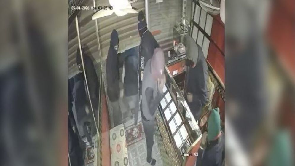 মধ্যরাতে রাজধানীতে দুর্ধর্ষ চুরি, ৫৫০ ভরি স্বর্ণ-রুপা লুট