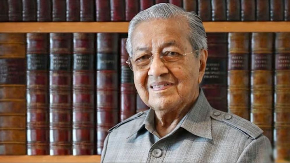 ঘরের মধ্যে পড়ে গেছেন মাহাথির মোহাম্মদ, নেয়া হয়েছে হাসপাতালে