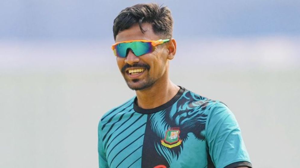আইপিএলে নিষেধাজ্ঞা, এবার পিএসএলে সুযোগ পাচ্ছেন মুস্তাফিজ