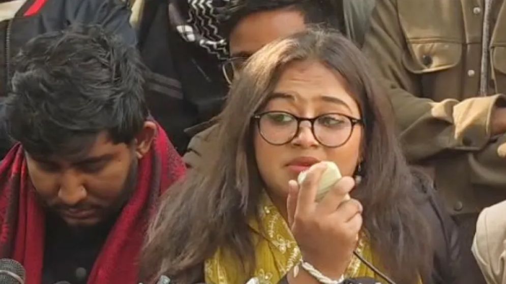 ওপর লেভেলের লোক কে? প্রশ্ন সুরভীর