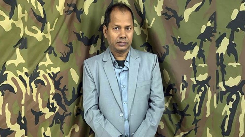 প্রশ্ন ফাঁসের চেষ্টা, আলী রীয়াজের সাবেক গাড়িচালকসহ আটক ২