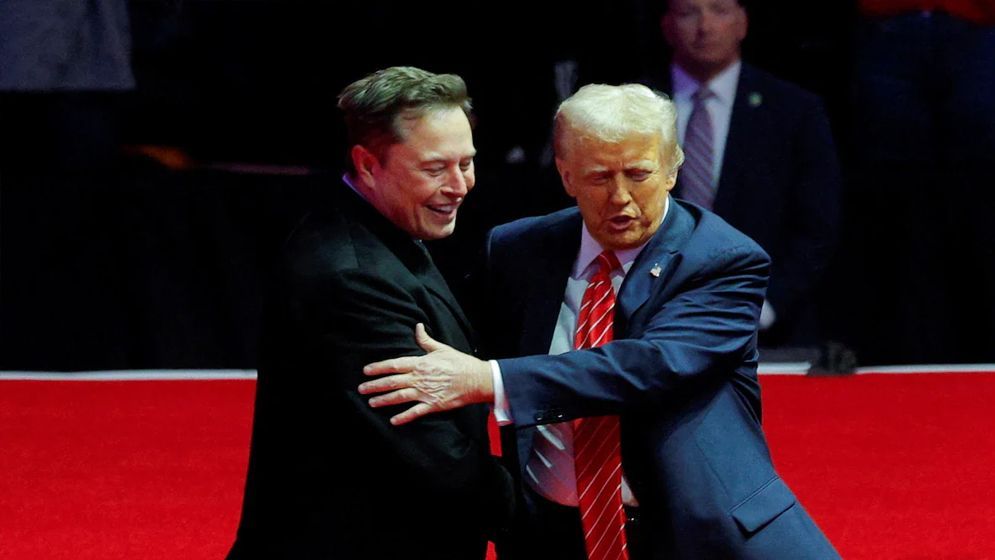 ইরানে স্টারলিংক পাঠাতে চান ট্রাম্প, কথা বলবেন মাস্কের সঙ্গে