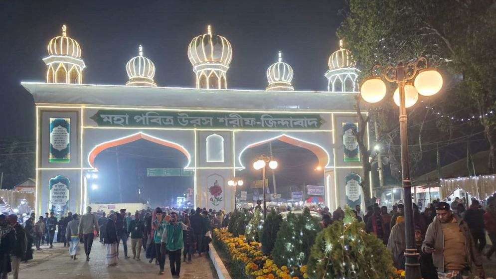 জাকের মঞ্জিলের ওরসে তিন হাজার চুলায় রান্না হয় লাখো মানুষের খাবার