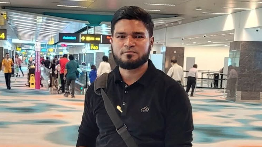 বিমানবন্দরে গ্রেপ্তার স্বেচ্ছাসেবক লীগ নেতা ‘তোতলা পাভেল’