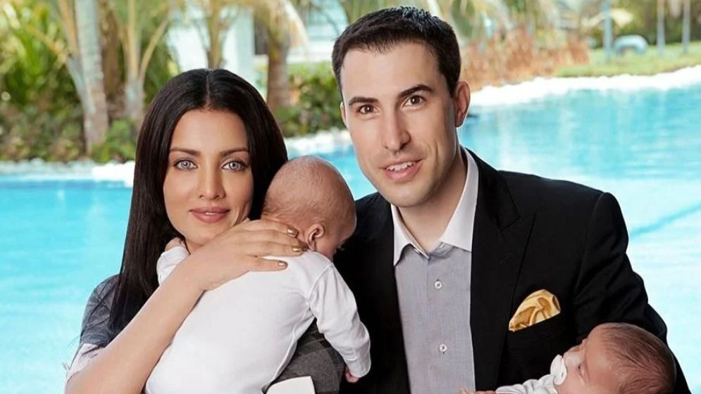 বিবাহবার্ষিকীতে স্বামীর ‘উপহার’ ডিভোর্স নোটিশ!