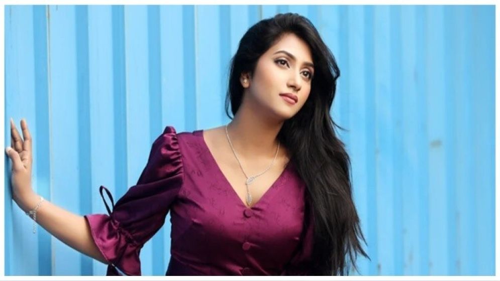 চাকরিতে যোগ দিলেন অভিনেত্রী শাহনাজ সুমি