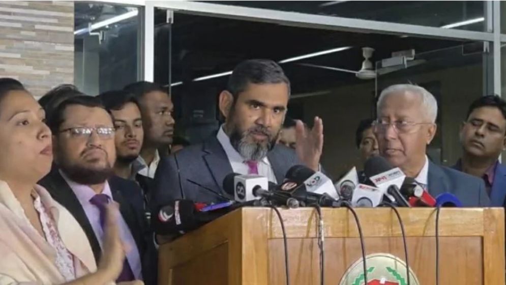 পোস্টাল ভোটে অনিয়ম করলে প্রবাসীদের দেশে ফেরত আনার হুঁশিয়ারি ইসির