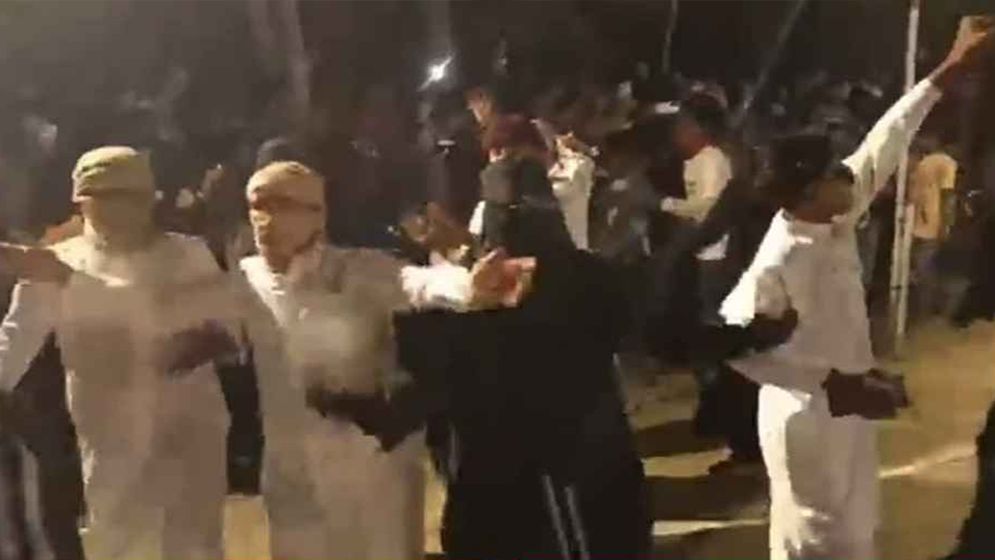 ফেনীতে ফুটবল টুর্নামেন্টে বোরকা পরে তরুণদের নাচ, ভিডিও ভাইরাল