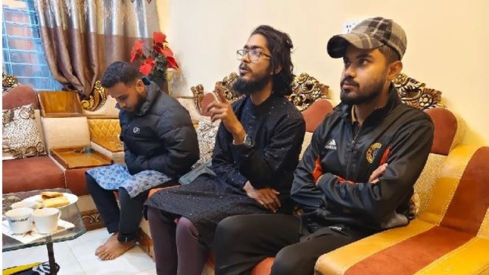 ২০ লাখ টাকা চাঁদা দাবি, এনসিপি নেতাসহ আটক ৩