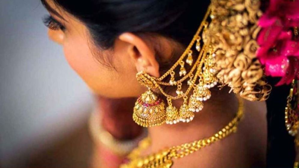 দেশের ইতিহাসে সর্বোচ্চ দামে সোনা, আড়াই লাখ ছাড়াল ভরি