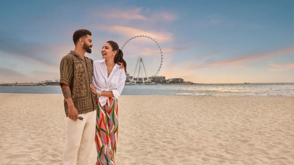 দুবাইয়ে বিরাট-আনুশকার রোমান্সে মুগ্ধ নেটদুনিয়া