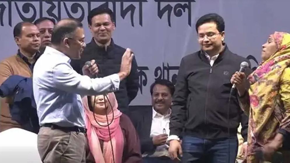 ‘পেয়ারা চুরি করে খাওয়া’ নারীকে যে পরামর্শ দিলেন তারেক রহমান