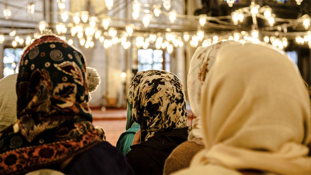 নারীরা নামাজের জন্য মসজিদে যেতে পারবে?