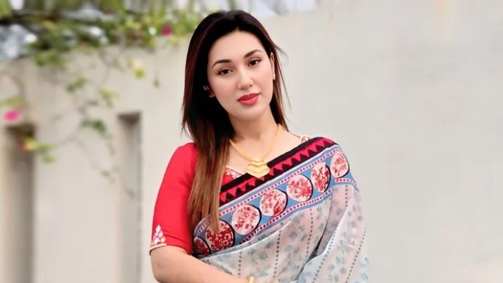 শাকিব খানের বাবা হওয়া প্রশ্নে যা বললেন অপু বিশ্বাস